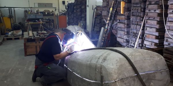ALUMINIUM-SKULPTUR